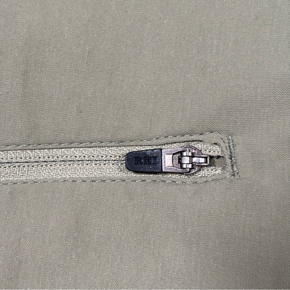 REI Skort Wrap Women’s Sz 14 Army Green Skirt/Shorts Nylon Hiking Pocket UPF 50 - Picture 2 of 11